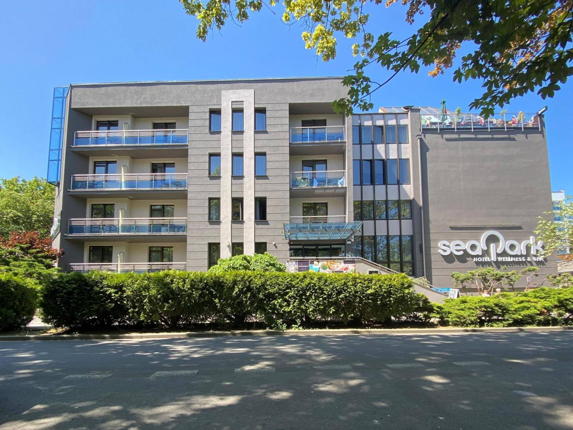 Seapark Hotel Wellness & Spa 科沃布热格 外观 照片